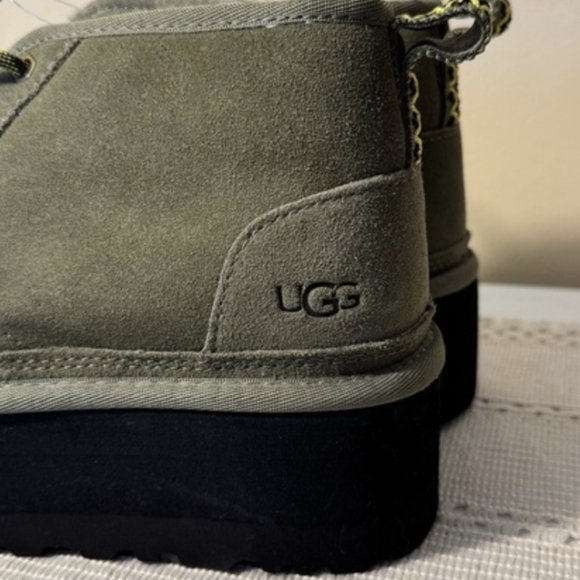 UGG Neumel Heritage Suede Platform Ankle Boots - NWOB - Picture 5 of 6